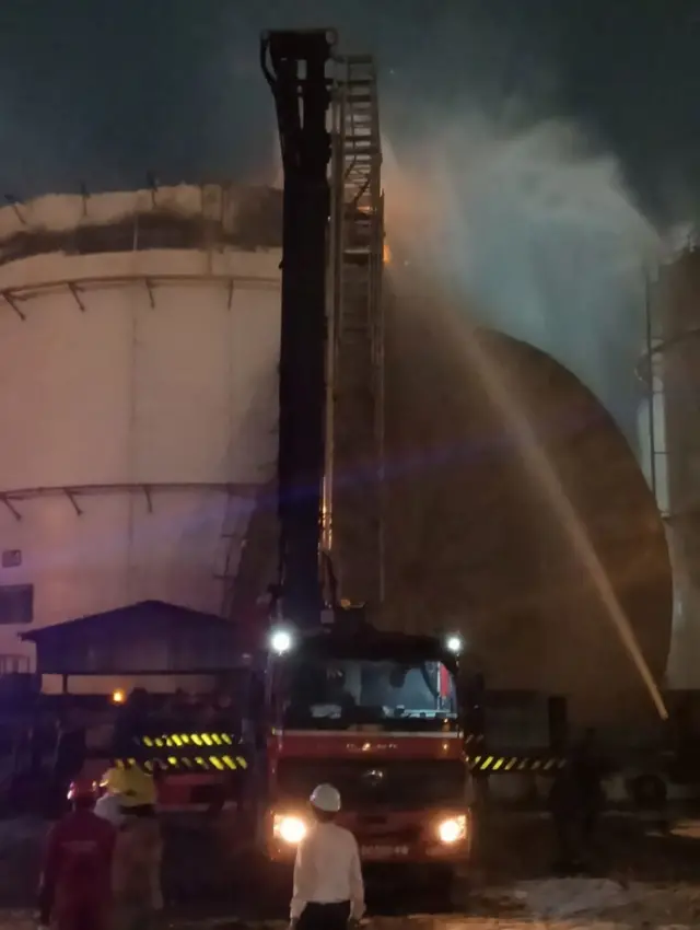 విశాఖ, మిథనాల్, పిడుగు, పెట్రోల్, కార్బన్‌ డై ఆక్సైడ్, నీళ్లు