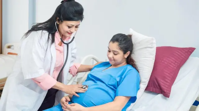 కత్రినా కైఫ్, 40ల్లో గర్భధారణ, శిశువుల ఎదుగుదల, డాక్టర్ల సూచనలు