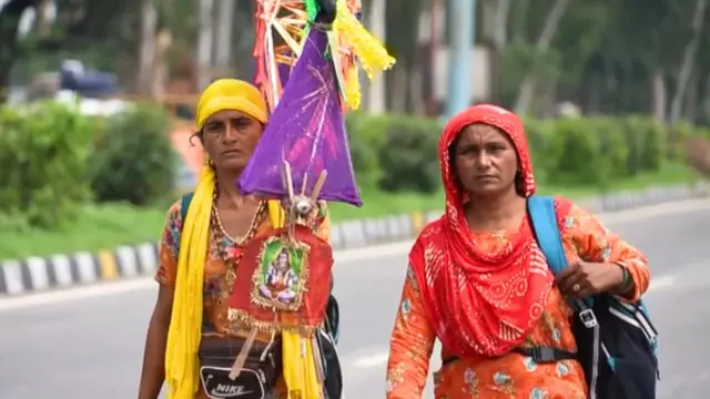 મહિલા કાવડિયા 