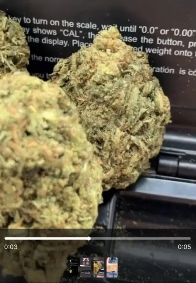 अंमली पदार्थांसाठीचा ग्रुप (9119 सदस्य) गांजा, गांजाच्या कुकीज आणि बेकायदेशीर अंमली पदार्थांची विक्री करतो