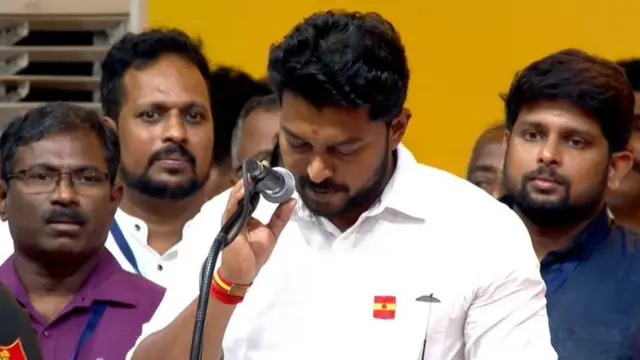விஜய் 