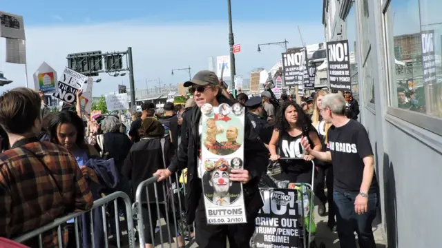 Протестующие встречают Трампа в Нью-Йорке