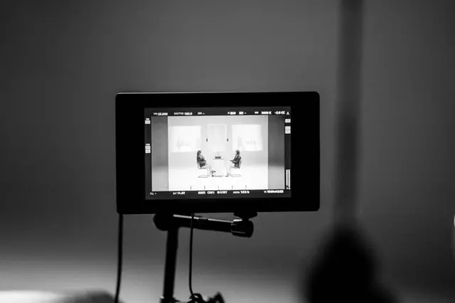 من موقع التصوير