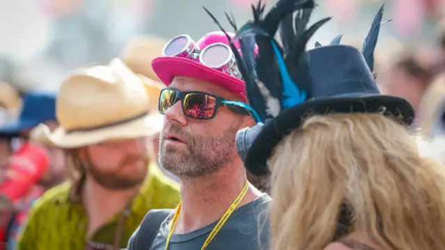 Гластонбери