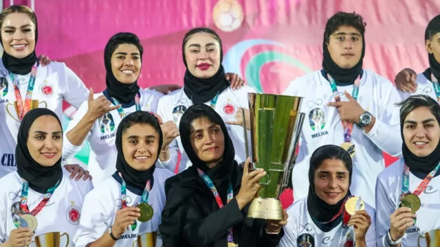 مرضیه جعفری با تیم خاتون بم قهرمان فوتبال ایران شده است 