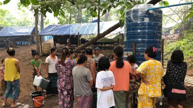 ထိုင်းဘက်ခြမ်းကို ထွက်ပြေးလာတဲ့ စစ်ရှောင်တွေ