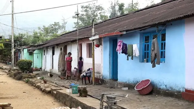 இலங்கை : பொருளாதார நெருக்கடிக்கு மத்தியில், இந்திய வம்சாவளித் தமிழர்களின் நிலைமை