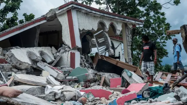 Viviendas dañadas por el terremoto del 14 de agosto
