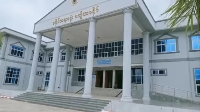 သံသယတရားခံကို ဒက္ခိဏခရိုင်တရားရုံးကနေတရားစွဲတင်ထား