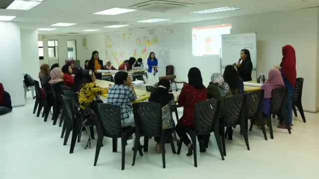 Nasrikah memandu diskusi di Pertimig, Kuala Lumpur