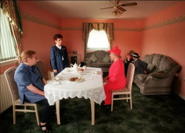 МакКаррон айымдын Глазго шаарынын Кастлемилк аймагындагы үйү