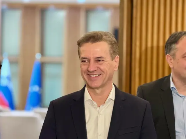 роберт голоб, словеначки премијер роберт голоб