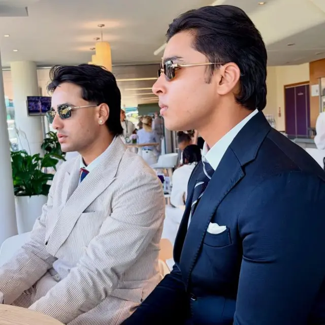 सेंटर कोर्ट में यानिक सिनर और अलेक्जेंडर ज़्वेरेव के बीच मैच का लुत्फ़ उठाते अभिषेक शर्मा और वैभव सूर्यवंशी