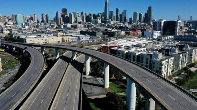 Xa lộ Interstate 280 dẫn vào thành phố San Francisco vắng tanh hôm 26/3