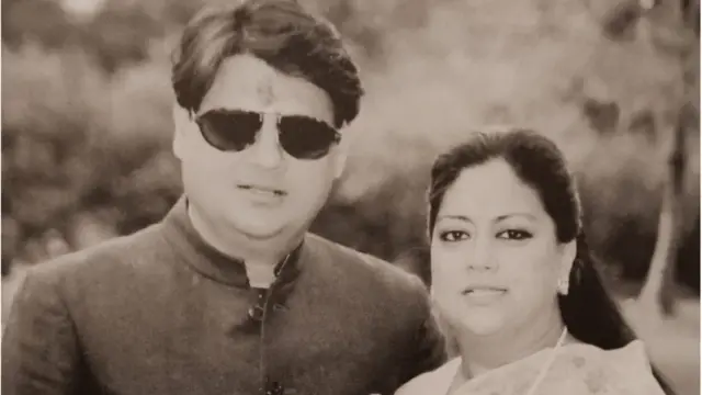 माधवराव सिंधिया अपनी बहन के साथ