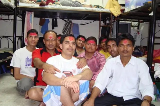 दशैँका बेला परदेशमा एक ठाउँ जम्मा भएर दशैँ मनाएका नेपालीहरू