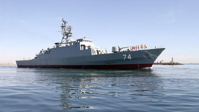 إيران تدشن مدمرتها البحرية سهند