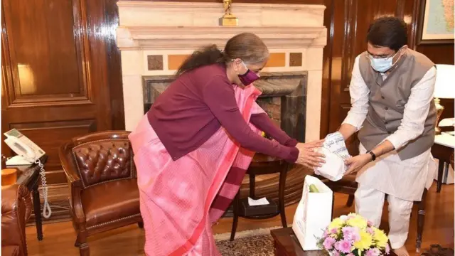 కేంద్ర ఆర్థిక మంత్రి నిర్మలా సీతారామన్‌ను కలిసిన ఏపీ ఆర్థిక మంత్రి బుగ్గన