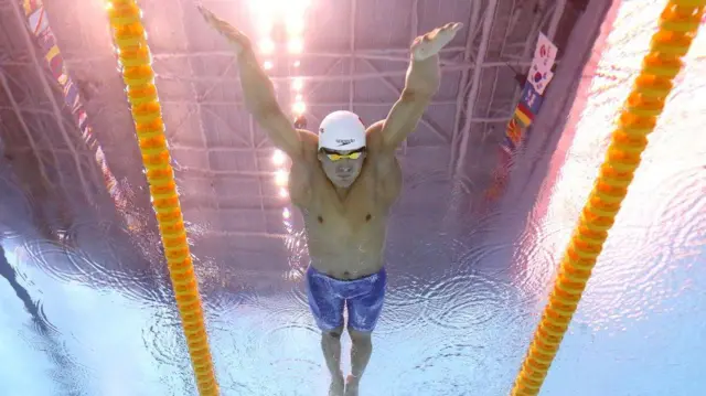 Азия чемпиону Денис Петрашов жана Елизавета Печерских брасс жана эркин сүзүү ыкмалары боюнча мелдештерге катышат