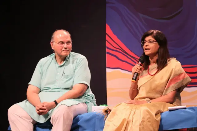 डॉ. आनंद नाडकर्णी आणि मुक्ता पुणतांबेकर
