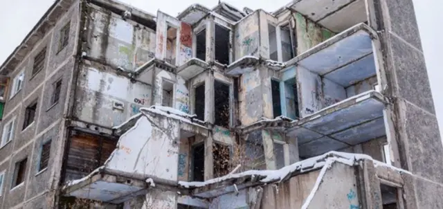 Разрушенный дом