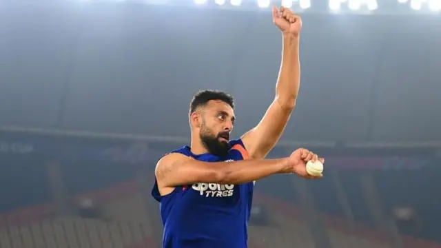 ભારત અને દક્ષિણ આફ્રિકા મૅચ, અમદાવાદ મોટેરા સ્ટેડિયમ ટી20 મૅચ, નરેન્દ્ર મોદી સ્ટેડિયમ, વરૂણ ચક્રવર્તી, એડન મારક્રમ, અભિષેક શર્માનું ફોર્મ, સ્પીનરો સામે ભારતની મુશ્કેલી, સૂર્યકુમાર યાદવ અને અભિષેક શર્મા, બીબીસી ગુજરાતી ક્રિકેટ સમાચાર