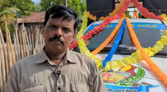 இலவச அமரர் ஊர்தி சேவையை நடத்தும் முன்னாள் விடுதலைப் புலிகள் உறுப்பினர்