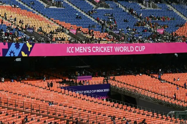 ખાલી સ્ટેડિયમ