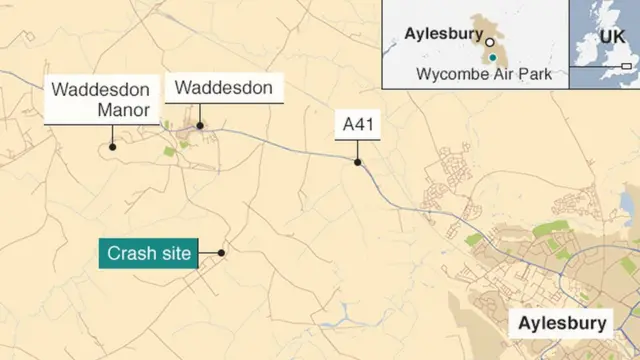 பிரிட்டனில் விமானமும் ஹெலிகாப்டரும் நடுவானில் மோதி விபத்து