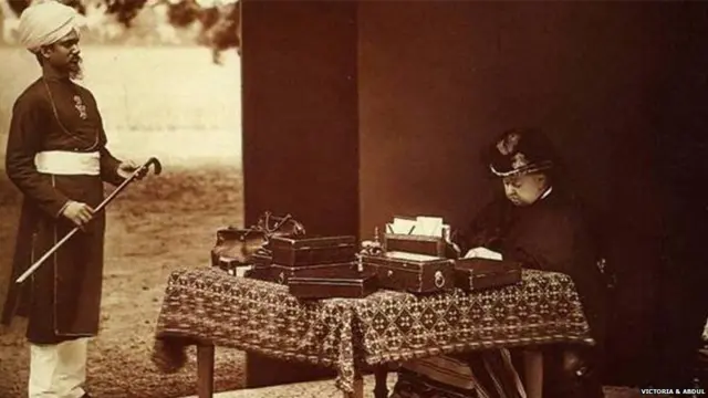 महारानी विक्टोरिया और उनके भारतीय मुंशी अब्दुल करीम