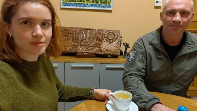 Парламентарка Мар'яна Безугла та мер Києва Віталій Кличко за чаюванням у КМДА 9 січня 2026 року