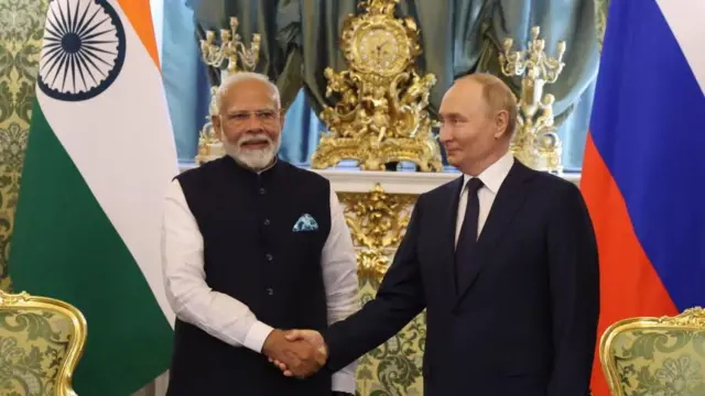 प्रधानमंत्री नरेंद्र मोदी को रूसी राष्ट्रपति ने सर्वोच्च नागरिक सम्मान से नवाज़ा