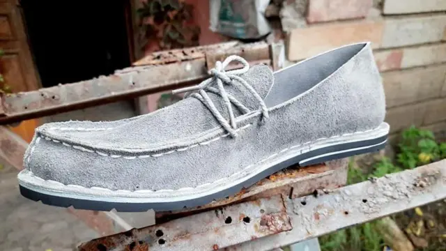 ፍራኦል ከጂንስ እና ከመኪና ጎማ የሰራው ጫማ