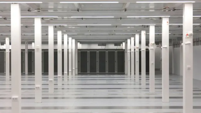 Исландия становится хранилищем огромного количества данных со всего мира, поскольку благодаря прохладному климату страны технологические компании переводят сюда свои дата-центры