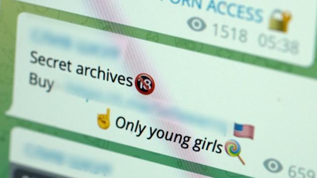 Une capture d'écran de l'intérieur d'un canal Telegram indique "Archives secrètes 18" et "Seulement des jeunes filles"