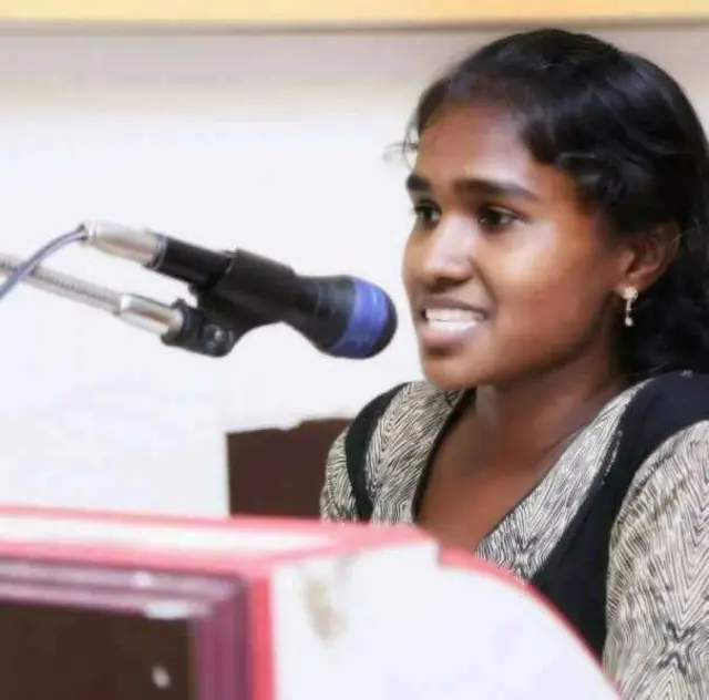 மாணவி வளர்மதி