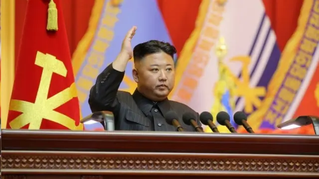 북한 김정은 국무위원장이 지난해 1월 1일 신년사에서 핵과 대륙간탄도미사일(ICBM)에 대한 모라토리엄 중단을 선언했지만, 이후 곧 새로운 전략무기 시연에 나설 것이라고 위협했다