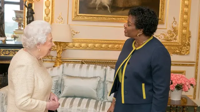 Сандра Мэйсон на аудиенции с королевой в 2018 году