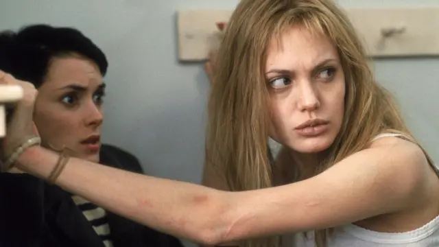 أنجيلينا جولي في فيلم "فتاة متمردة"