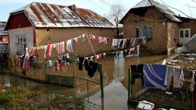 Затоплені під час паводку подвір'я