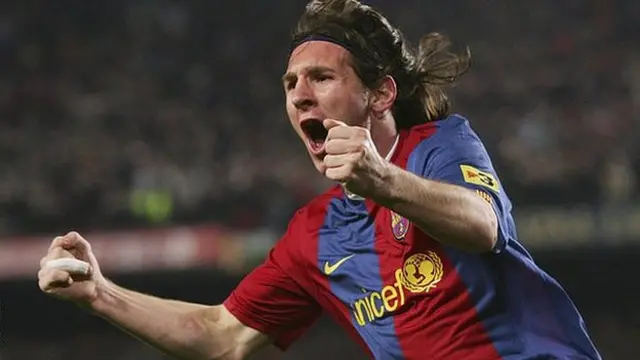 Lionel Messi celebrates goal against Real Madrid in 2007