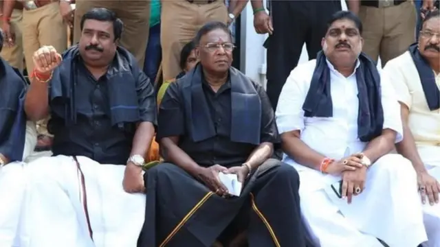 போராட்டம்