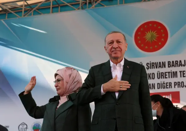 Cumhurbaşkanı Erdoğan, koronavirüsün Omicron varyantına yakalandı