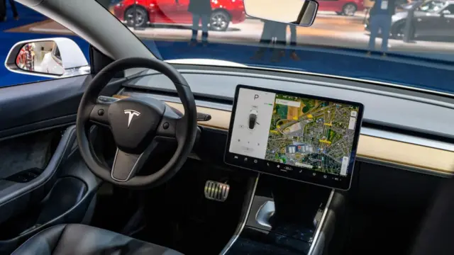 حسگرهای تسلا می‌تواند ضربان قلب یا تنفس سرنشینان را تشخیص دهد