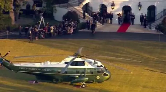Ndege ya Marine One katika Ikulu ya White House ikimsubiri kumsafirisha rais Donald Trump