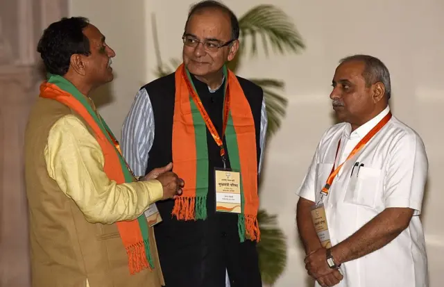 વિજય રૂપાણી, અરુણ જેટલી અને નીતિન પટેલ