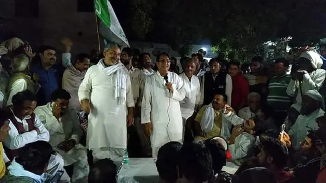 रैली को संबोधित करते अजित सिंह