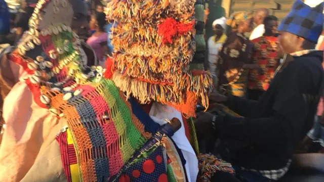 Awọn egungun to n jo