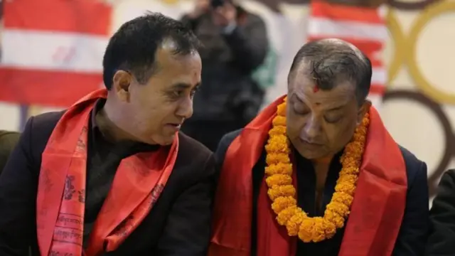 विश्वप्रकाश शर्मा र गगन थापा