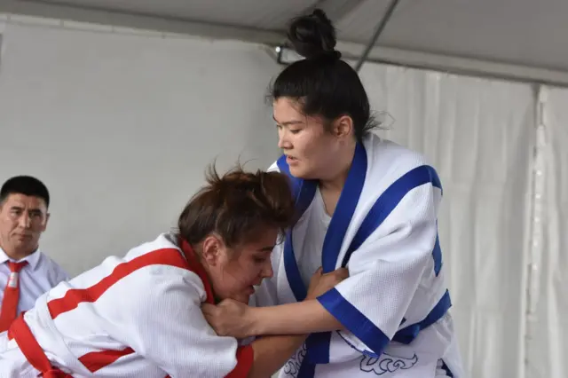 Казак күрөшү